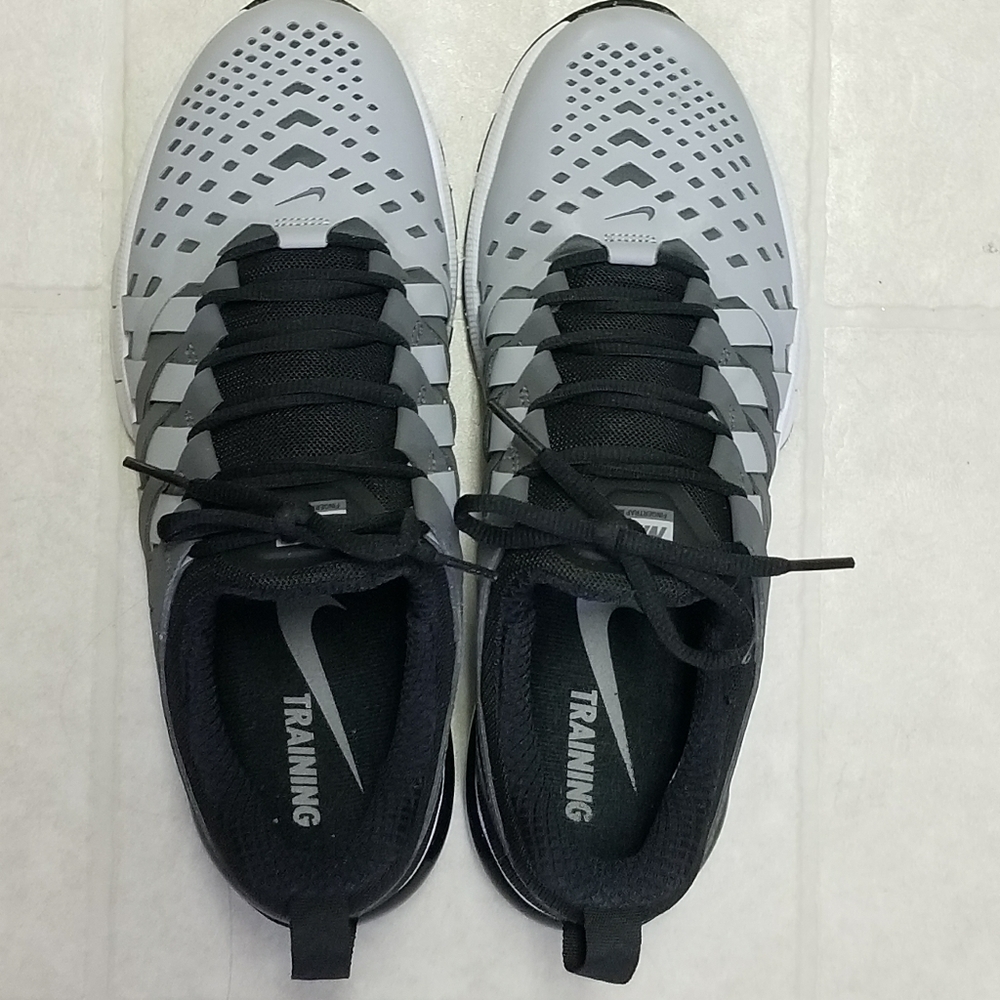 Sneakers - Picture 2 of 3